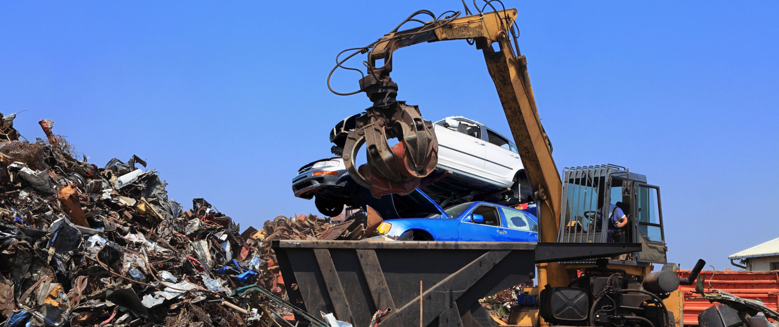 garbage, junk, trash, scrap, dump, refuse, crane, contractor, worker, man, male, removal, removing, mover, moving, shifting, equipment
